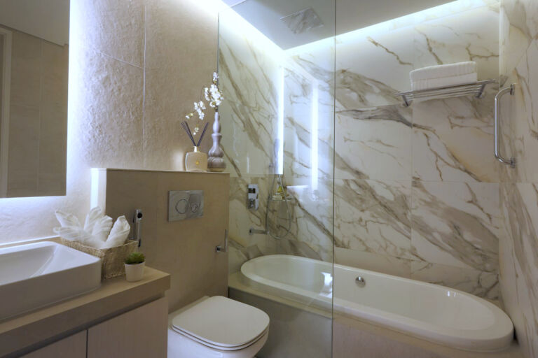 Bathroom in a studio apartment for sale in Condor Dubai Marina Star