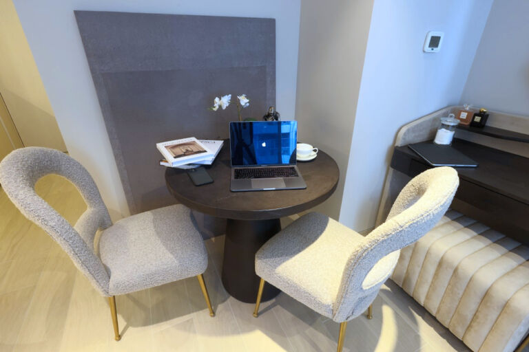 Dining area in a studio apartment for sale in Dubai Marina - Condor Marina Star