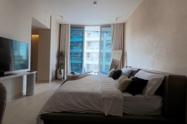 bedroom in a studio apartment for sale in Condor Dubai Marina Star