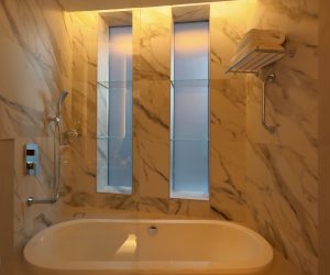 BATHTUB IN AN APARTMENT FOR SALE IN DUBAI MARINA STAR